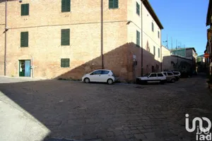 Shop/Premises commercial in Fabriano