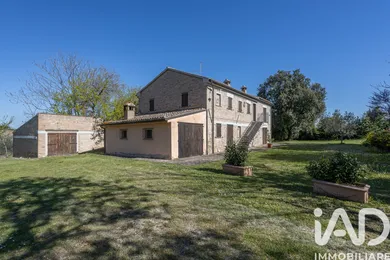 House in Monte San Vito