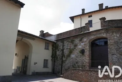 Appartamento in Castana
