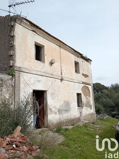 Edificio in Telti