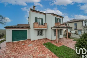 House in Migliarino