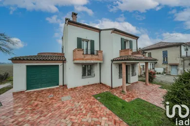 House in Migliarino