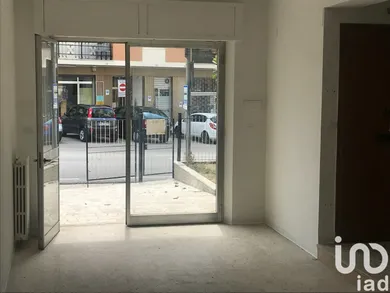 Negozio / locale commerciale in Fermo