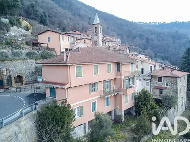 Edifici d'apartaments in Castelvecchio di Rocca Barbena