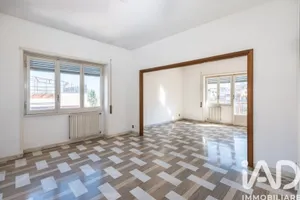 Appartamento 5 locali in Roma