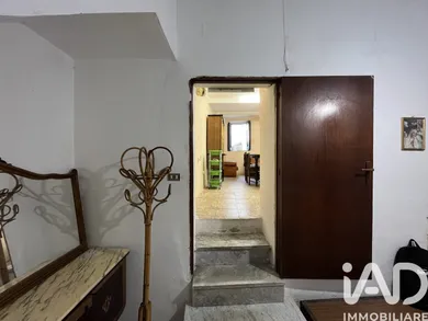 Casa di paese in Longobardi