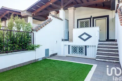 Casa / Villa  indipendente in Roma