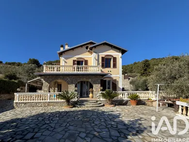 House in Cipressa