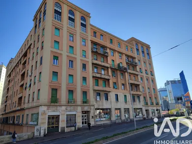 Shop/Premises commercial in Genova