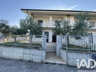 Casa / Villa indipendente in Loreto Aprutino