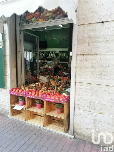 Shop/Premises commercial in Genova