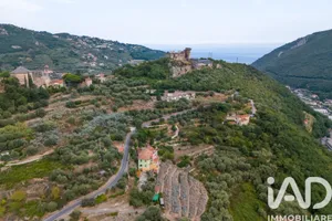Appartamento in Finale Ligure