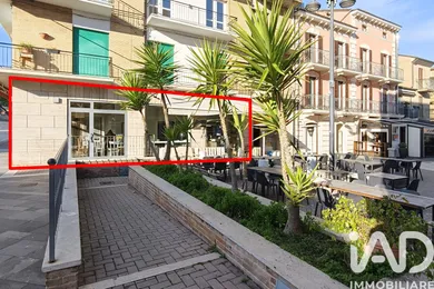 Shop/Premises commercial in Porto Sant'Elpidio