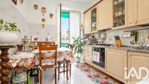 Appartamento 5 locali in Genova