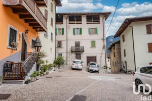 Appartamento 5 locali in Cimego