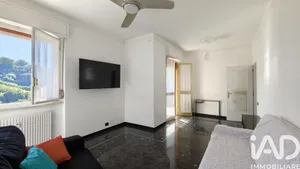 Appartamento 5 locali in Genova