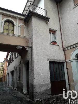 Edificio in Gualdo Tadino