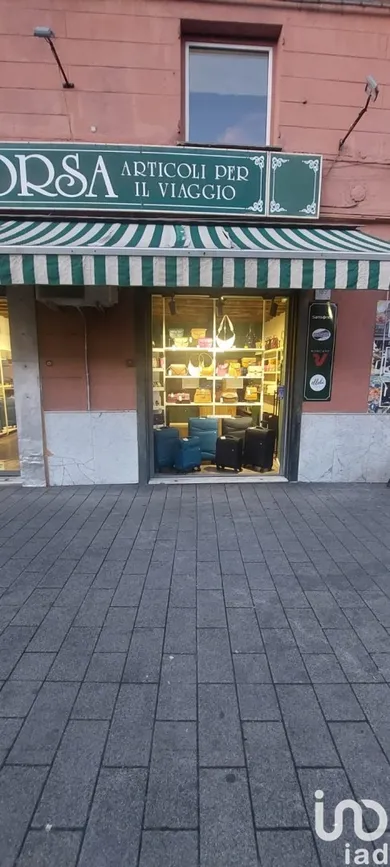 Shop/Premises commercial in Genova
