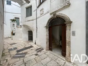 Building in Cisternino