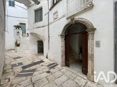 Building in Cisternino