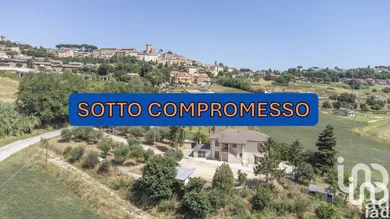 Villetta a schiera in Offagna