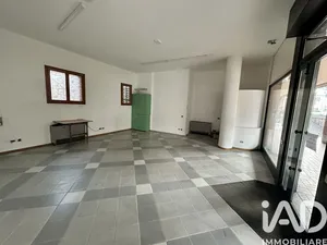 Negozio / locale commerciale in Paderno Dugnano