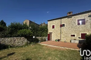 Townhouse in Radicondoli