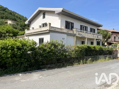 Villetta a schiera in Longobardi