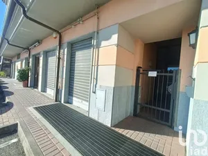 Shop/Premises commercial in Lanzo Torinese