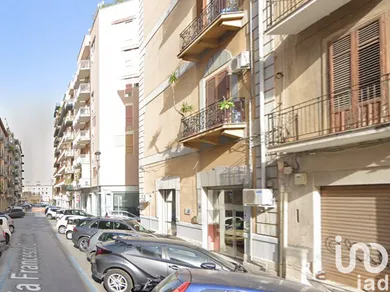 Shop/Premises commercial in Palermo