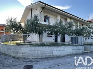 Casa / Villa indipendente in Loreto Aprutino