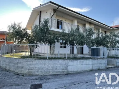 Casa / Villa indipendente in Loreto Aprutino