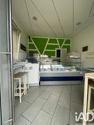 Shop/Premises commercial in Bologna