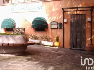 Negozio / locale commerciale in Santa Maria Nuova