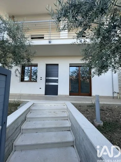 Casa / Villa indipendente in Loreto Aprutino