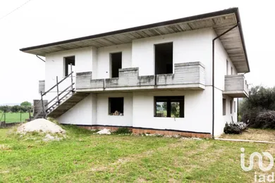 Villetta a schiera in Notaresco