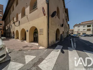 Shop/Premises commercial in Foligno
