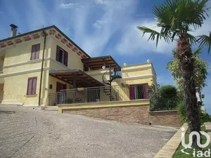House in Monsampolo del Tronto