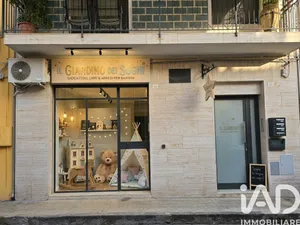 Negozio / locale commerciale in Floridia