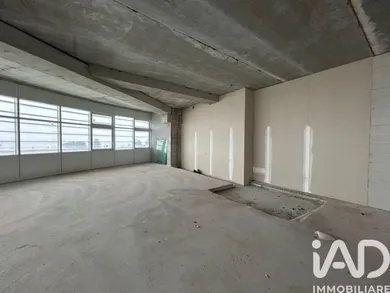 Shop/Premises commercial in Osimo