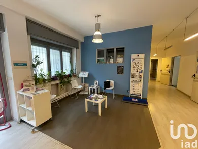 Shop/Premises commercial in Milano