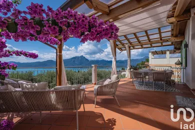 House in Torri del Benaco