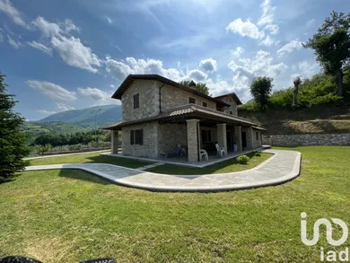 House in Folignano