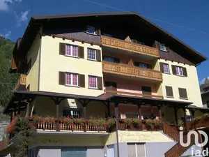 Edificio in Vezza d'Oglio