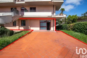 Negozio / locale commerciale in Sant'Elpidio a Mare