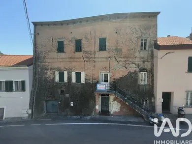 Edificio in Tovo San Giacomo