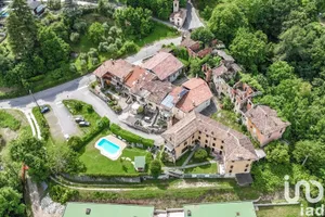 Building in Villanuova sul Clisi