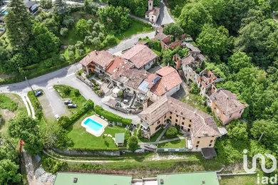 Edificio in Villanuova sul Clisi