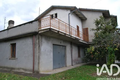 House in Montecalvo in Foglia
