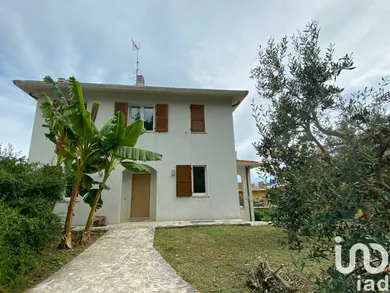 Casa/Villa in Acquaviva Picena